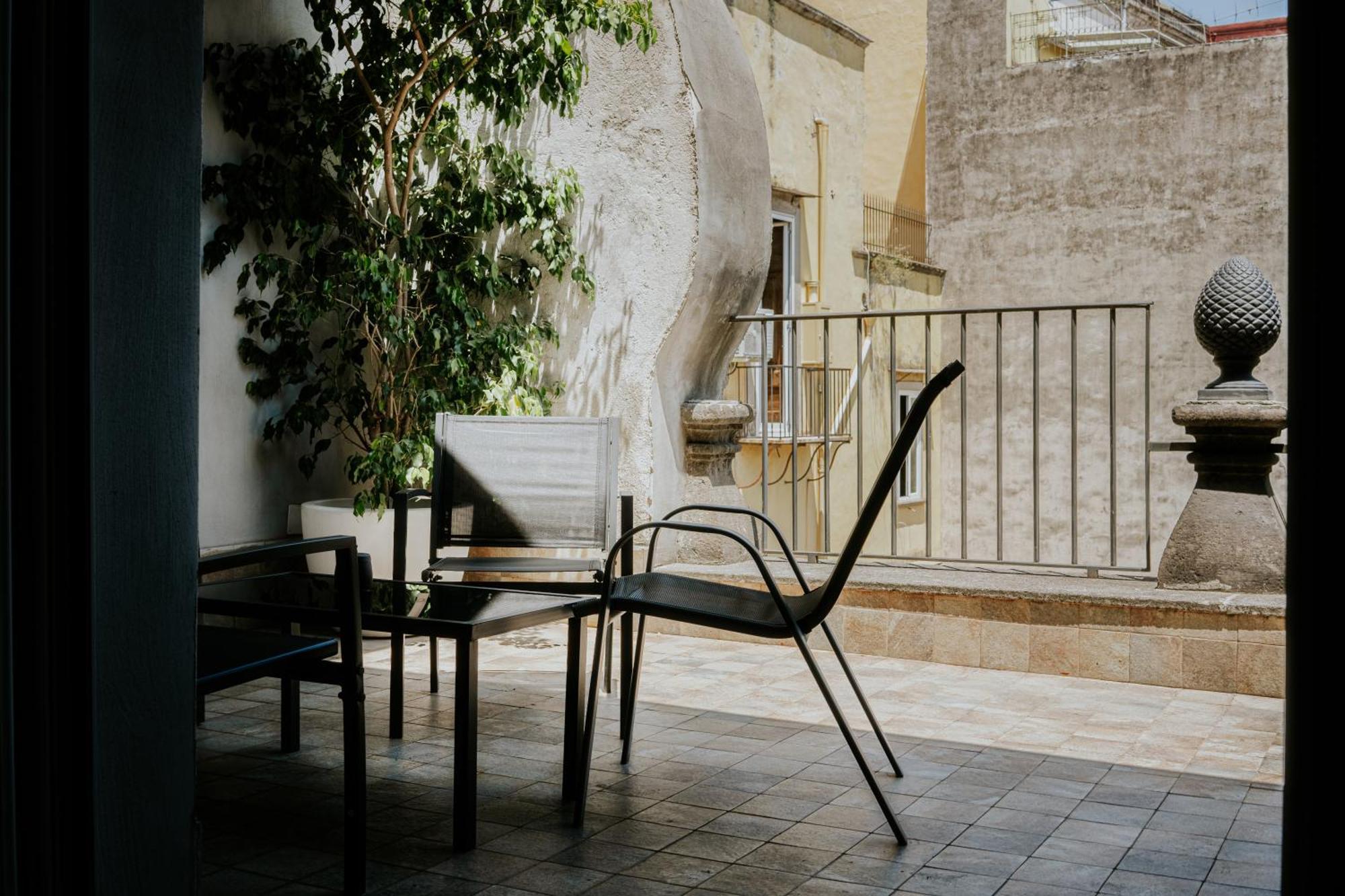 La Bella Vita Luxury Apartament And Travel Solution Neapel Exteriör bild